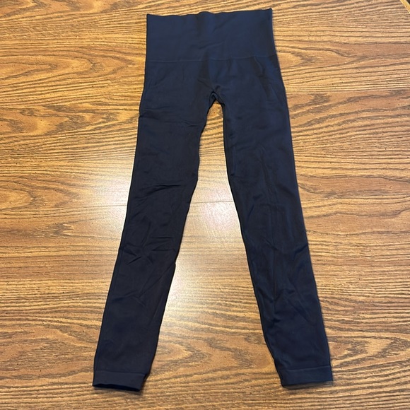 Spanx Look at Me Now Seamless Leggings - Picture 2 of 8